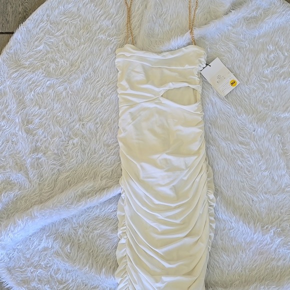 Nookie Tia Midi Dress White Strapless Ruched Gold Chain Cutout‎ Size S - Picture 4 of 9